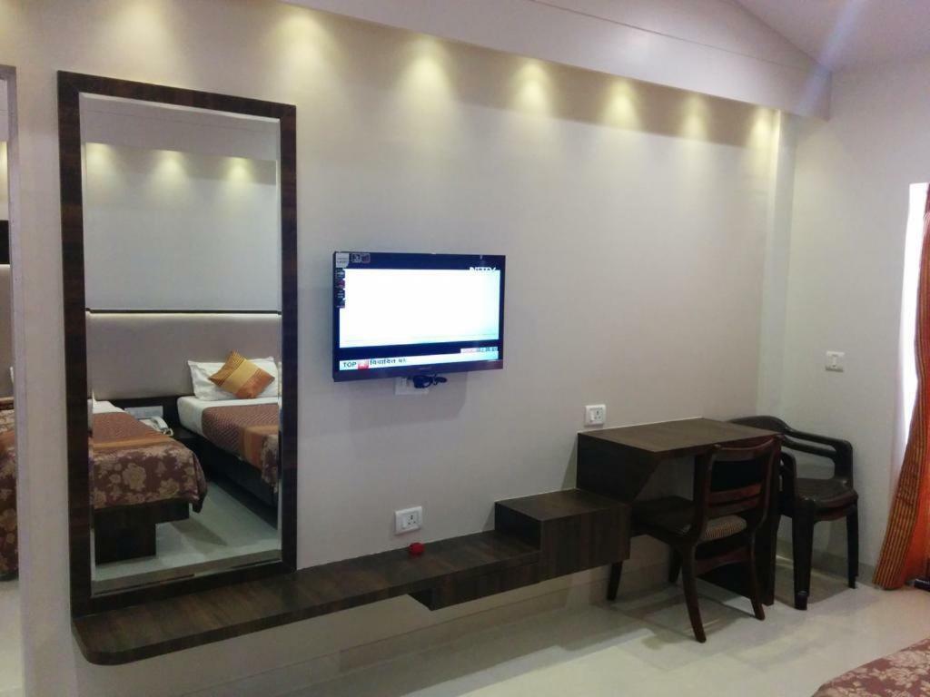 Usha Ascot Matheran Exterior foto
