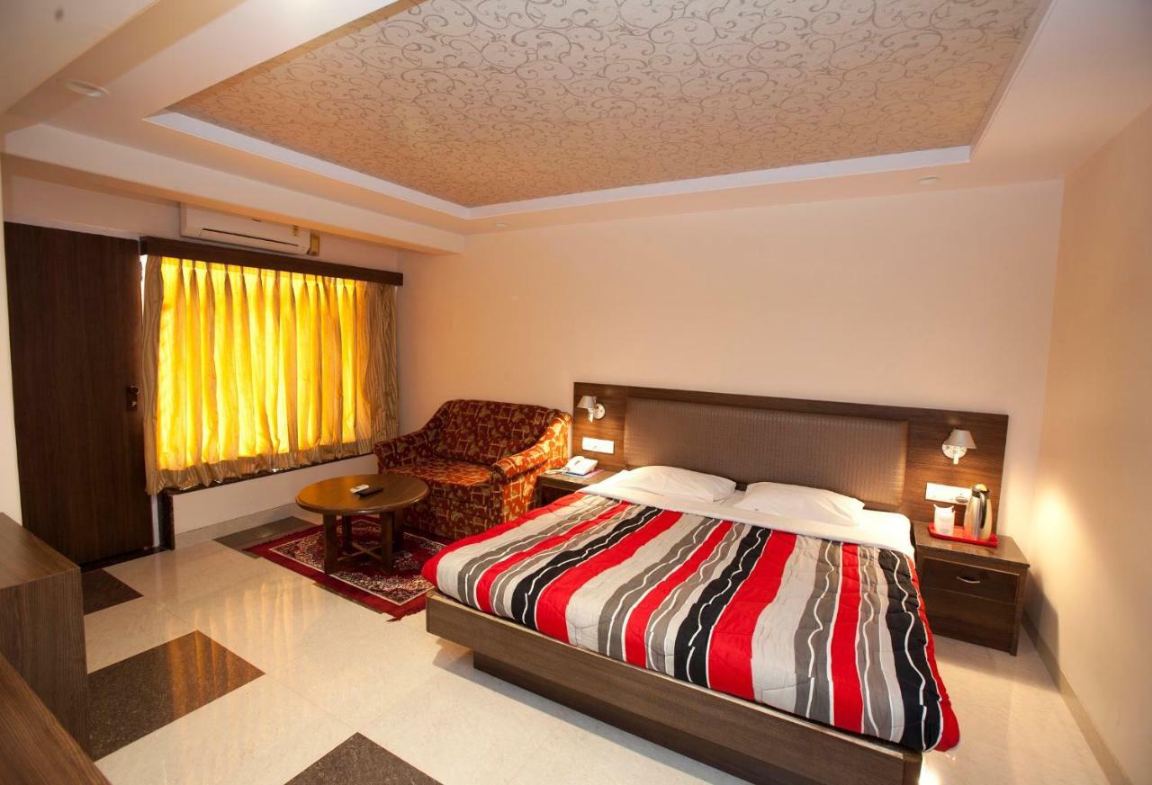 Usha Ascot Matheran Exterior foto