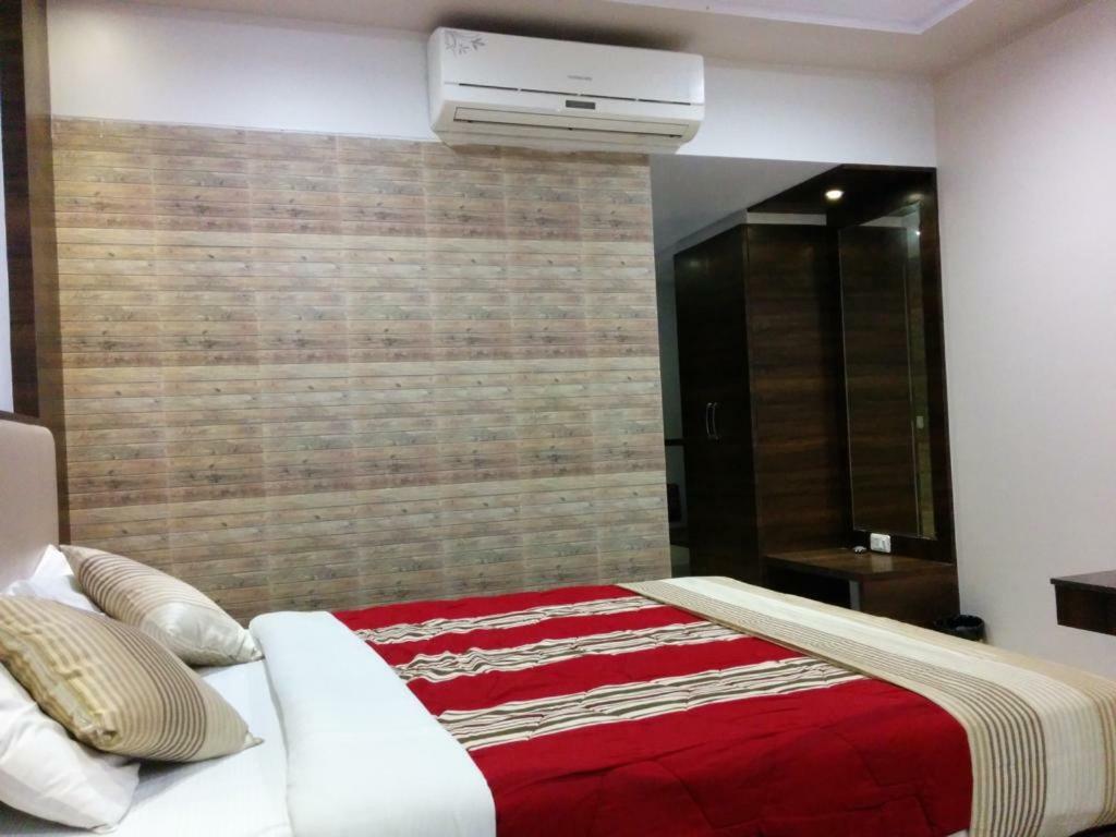 Usha Ascot Matheran Exterior foto