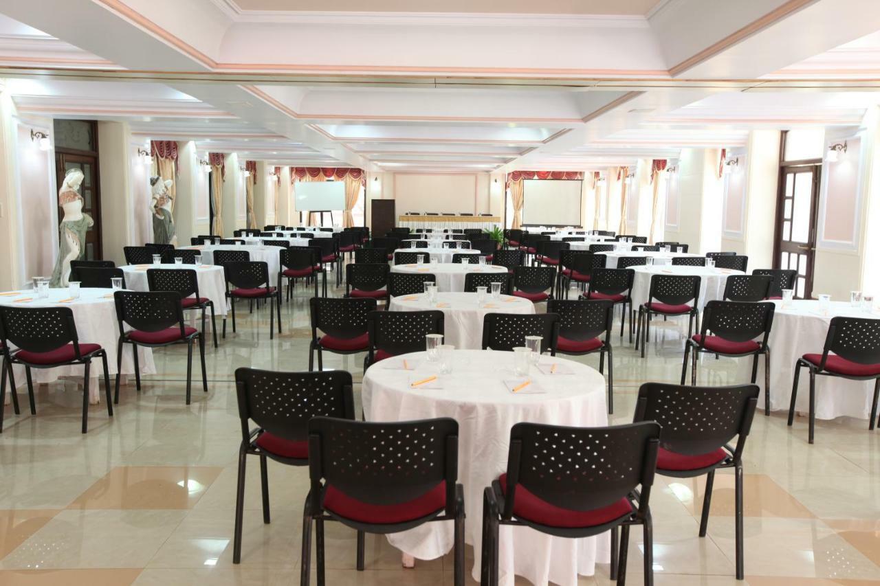 Usha Ascot Matheran Exterior foto