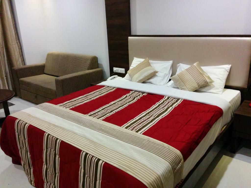 Usha Ascot Matheran Exterior foto