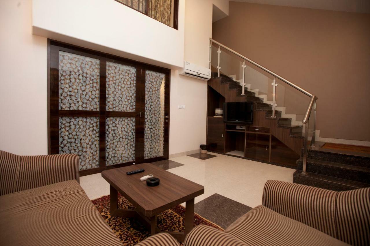 Usha Ascot Matheran Exterior foto