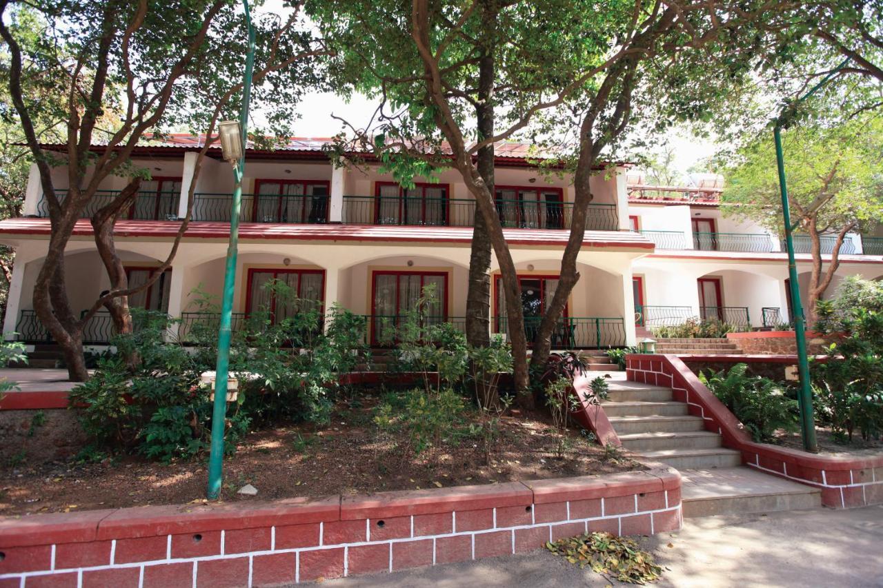 Usha Ascot Matheran Exterior foto