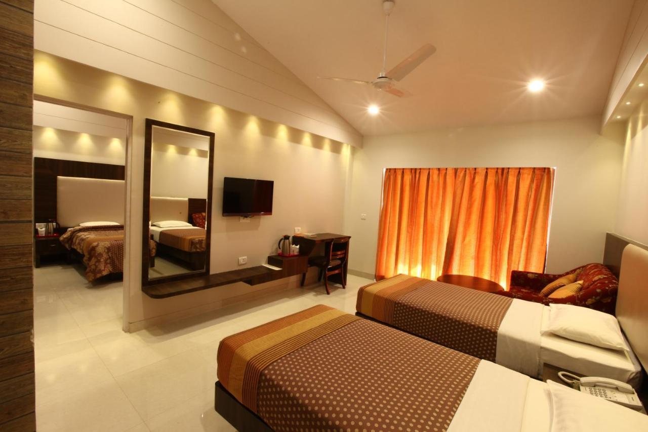 Usha Ascot Matheran Exterior foto