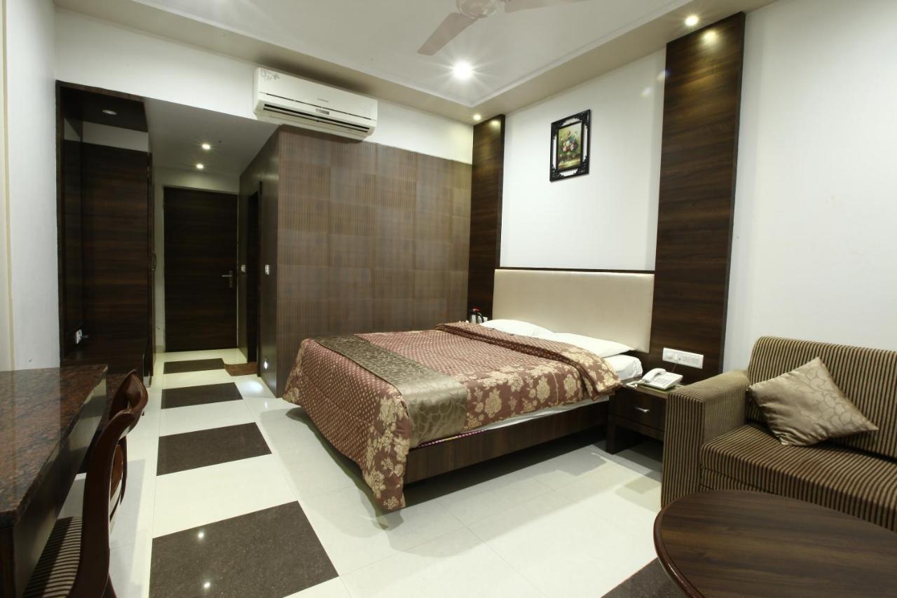 Usha Ascot Matheran Exterior foto